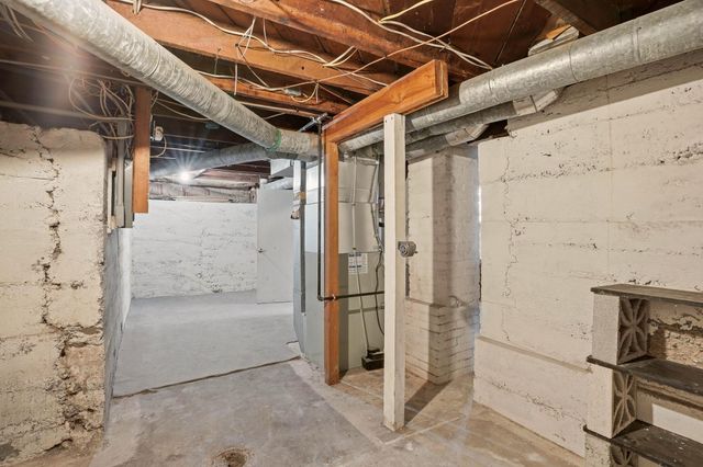 2016 N Cannon St, Spokane, WA 99205