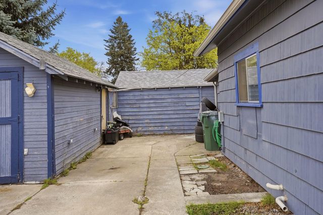 2016 N Cannon St, Spokane, WA 99205