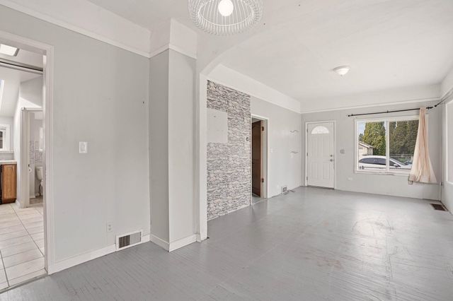 2016 N Cannon St, Spokane, WA 99205