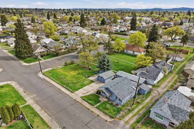 2016 N Cannon St, Spokane, WA 99205