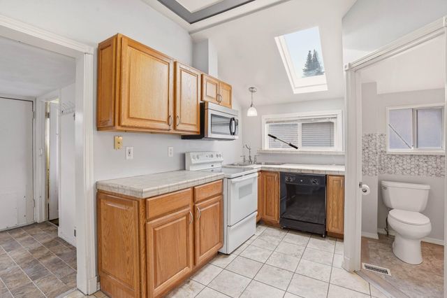 2016 N Cannon St, Spokane, WA 99205