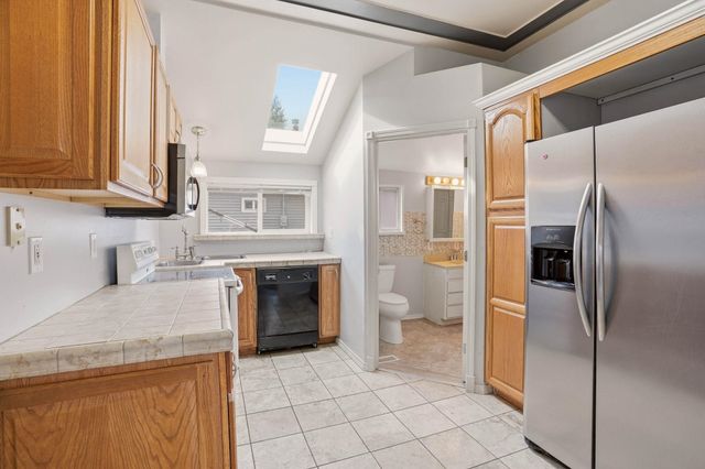 2016 N Cannon St, Spokane, WA 99205