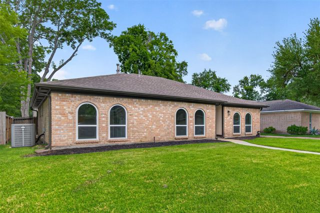 1307 Hitherfield Drive, Sugar Land, TX 77498