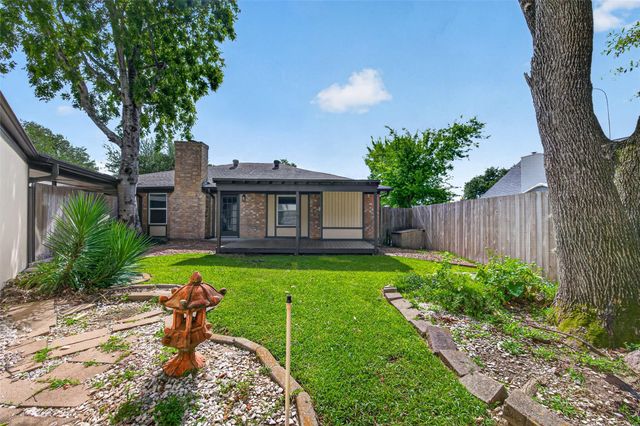 1307 Hitherfield Drive, Sugar Land, TX 77498