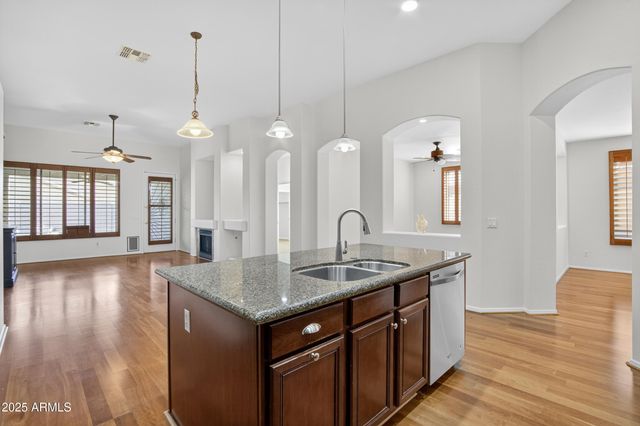 7325 E MINTON Circle, Mesa, AZ 85207