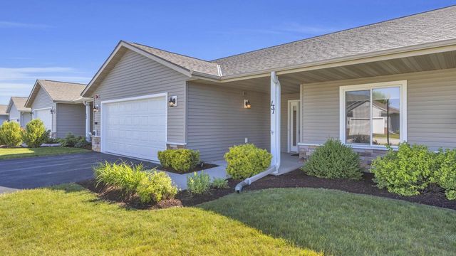 131 Sarahs WAY, Sheboygan Falls, WI 53085