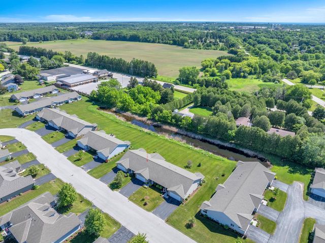 131 Sarahs WAY, Sheboygan Falls, WI 53085