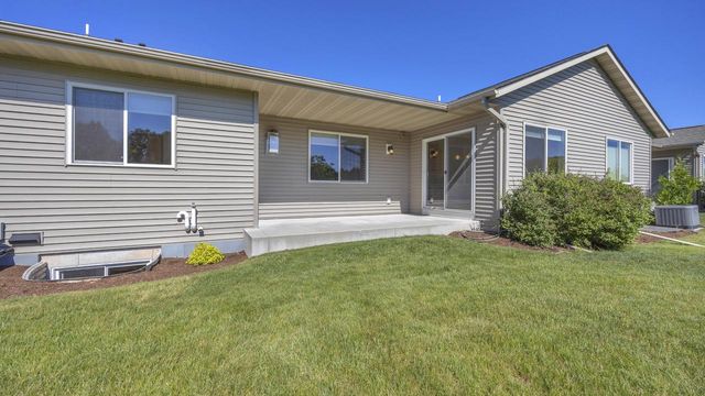 131 Sarahs WAY, Sheboygan Falls, WI 53085