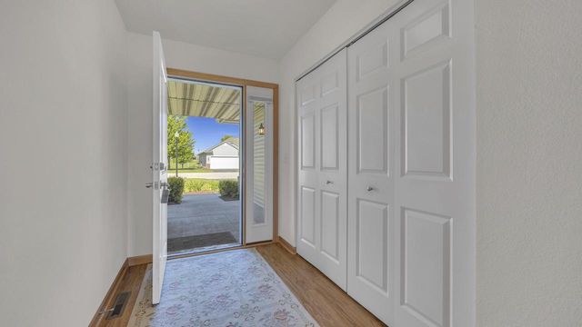 131 Sarahs WAY, Sheboygan Falls, WI 53085