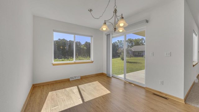 131 Sarahs WAY, Sheboygan Falls, WI 53085