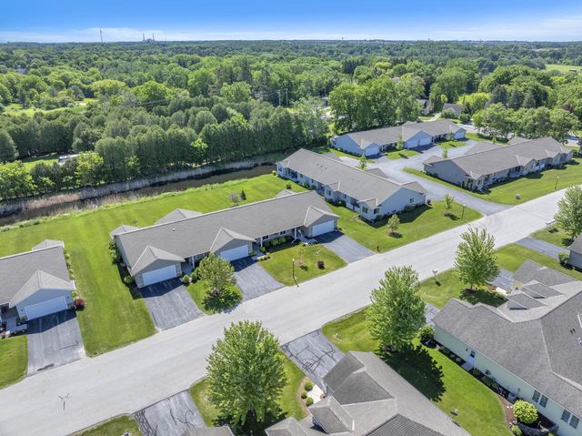 131 Sarahs WAY, Sheboygan Falls, WI 53085