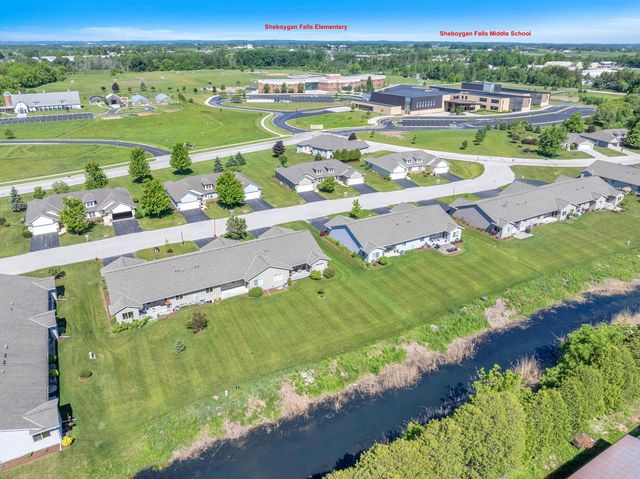 131 Sarahs WAY, Sheboygan Falls, WI 53085