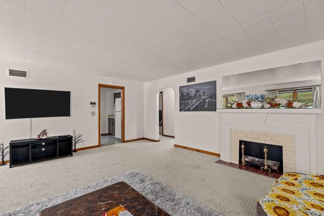 420 ANNEX AVENUE, Oshkosh, WI 54901