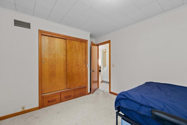420 ANNEX AVENUE, Oshkosh, WI 54901