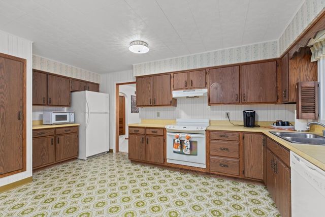 420 ANNEX AVENUE, Oshkosh, WI 54901