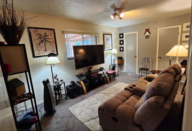 2017 Meadow Glen, Irving, TX 75060