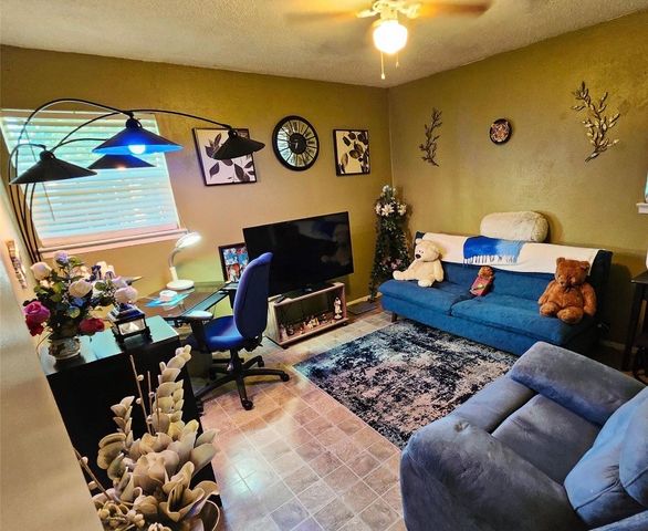2017 Meadow Glen, Irving, TX 75060