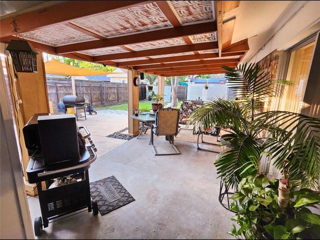 2017 Meadow Glen, Irving, TX 75060