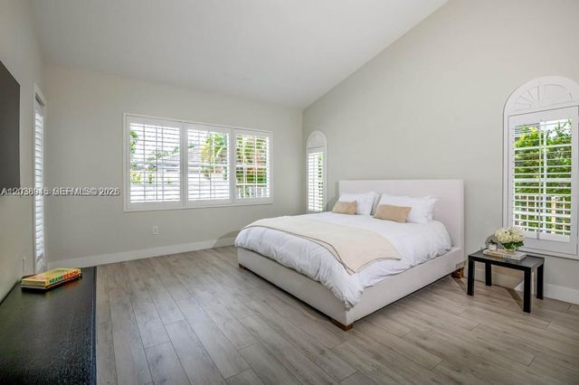 8325 NW 161st Ter, Miami Lakes, FL 33016