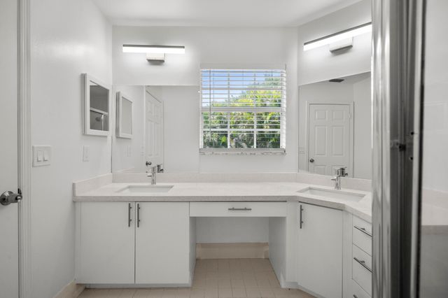 20970 Via Oleander D, Boca Raton, FL 33428