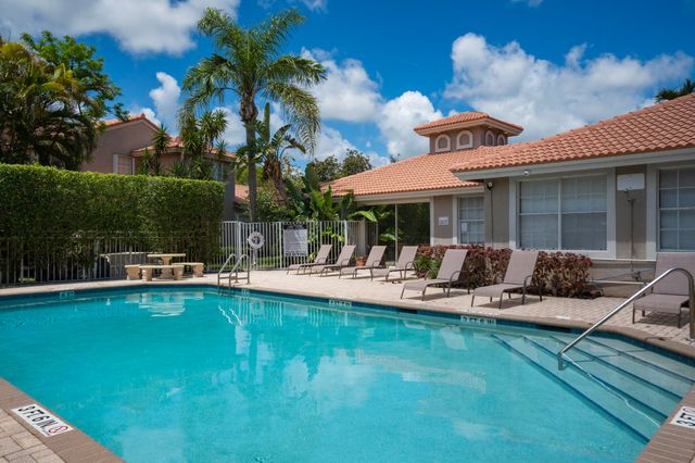 20970 Via Oleander D, Boca Raton, FL 33428