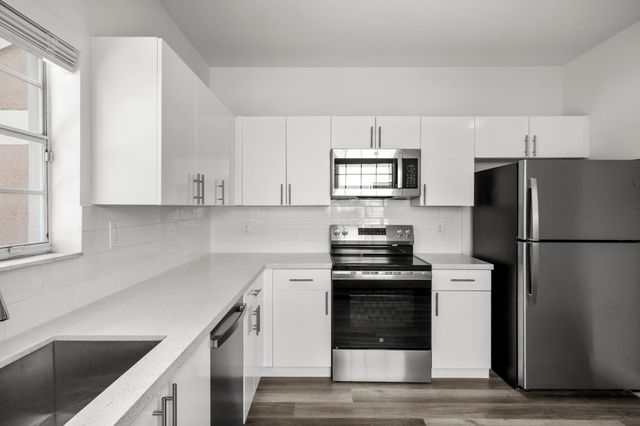 20970 Via Oleander D, Boca Raton, FL 33428