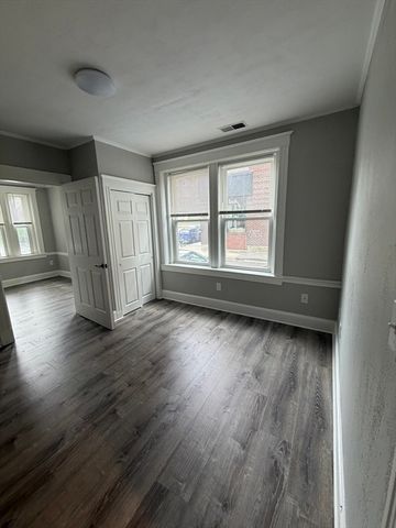 250 Washington St 1, Salem, MA 01970