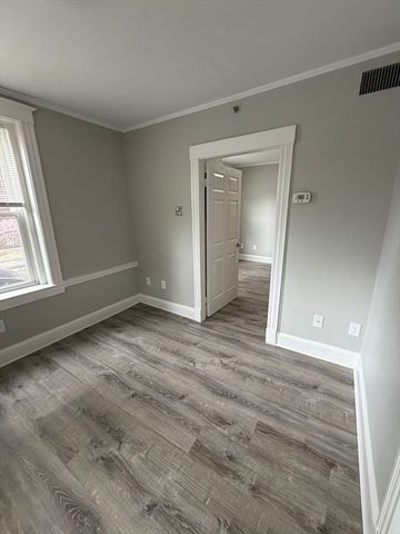 250 Washington St 1, Salem, MA 01970