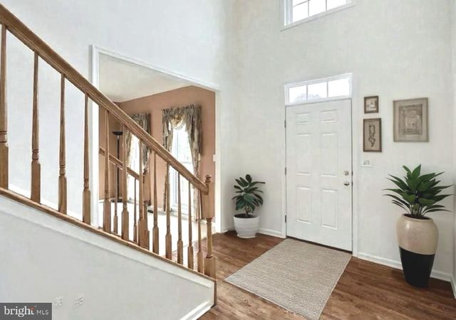 24 LOUVAIN DR, Hanover, PA 17331