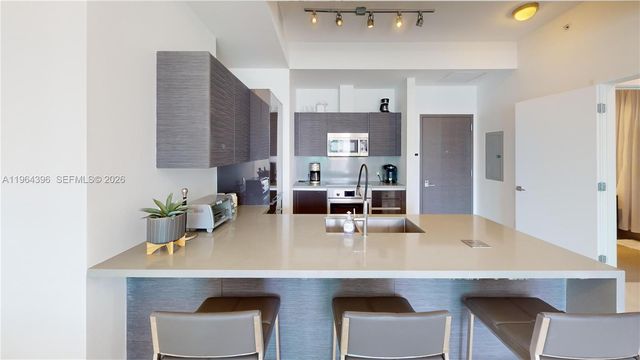 1080 N Brickell Ave 2804, Miami, FL 33131