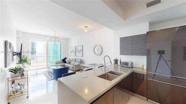 1080 N Brickell Ave 2804, Miami, FL 33131