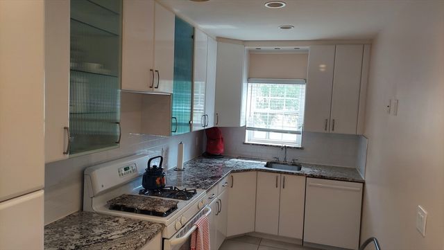 26 Lake Shore Ct 1, Boston, MA 02135