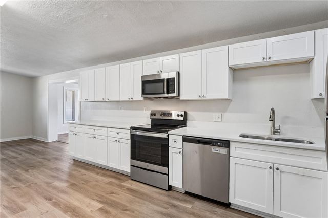 8975 69TH STREET N, Pinellas Park, FL 33782