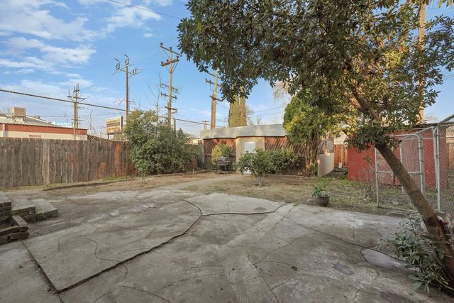 1262 N Union St, Stockton, CA 95205