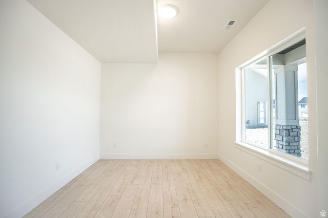 513 W 1800 N, Harrisville, UT 84404