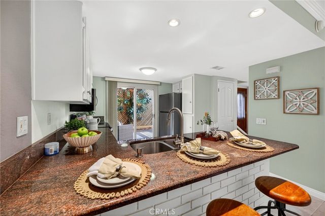 140 E El Norte Parkway 74, Escondido, CA 92026