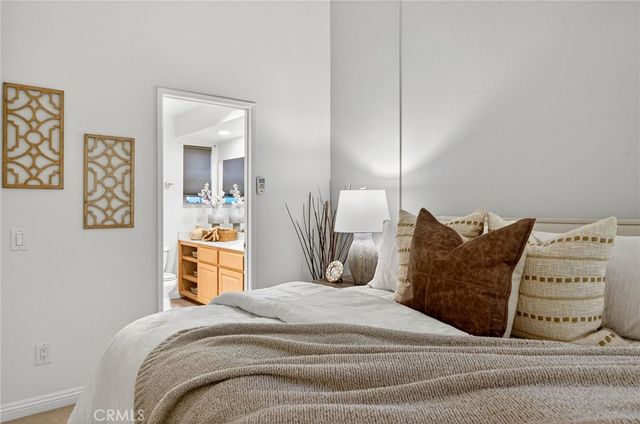 140 E El Norte Parkway 74, Escondido, CA 92026