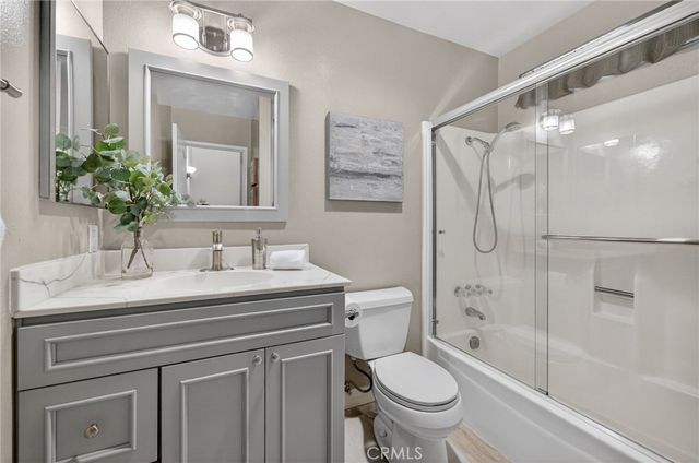 140 E El Norte Parkway 74, Escondido, CA 92026