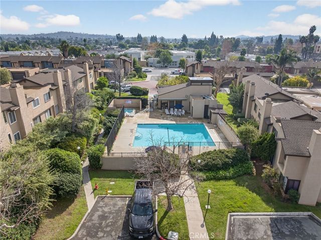 140 E El Norte Parkway 74, Escondido, CA 92026