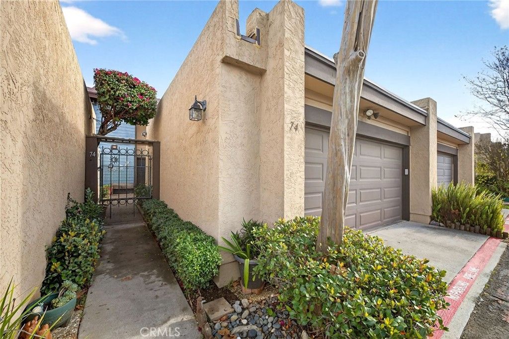 140 E El Norte Parkway 74, Escondido, CA 92026