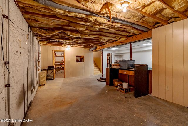 520 Ponder Dr, Shelbyville, KY 40065