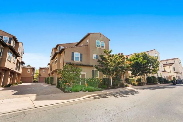 16094 Veridian Cir, San Diego, CA 92127