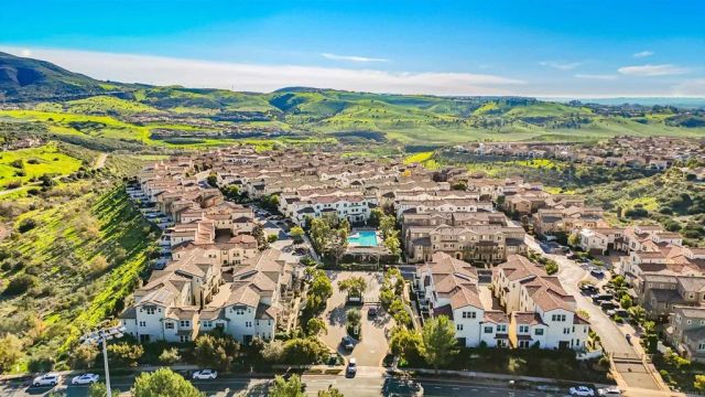 16094 Veridian Cir, San Diego, CA 92127