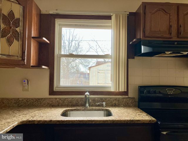 38 HAMILTON LN, Willingboro, NJ 08046