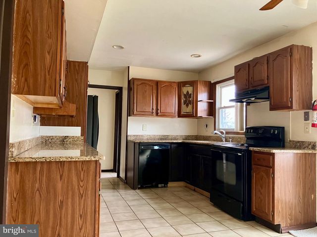 38 HAMILTON LN, Willingboro, NJ 08046