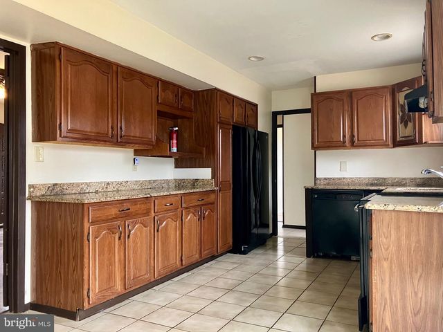 38 HAMILTON LN, Willingboro, NJ 08046