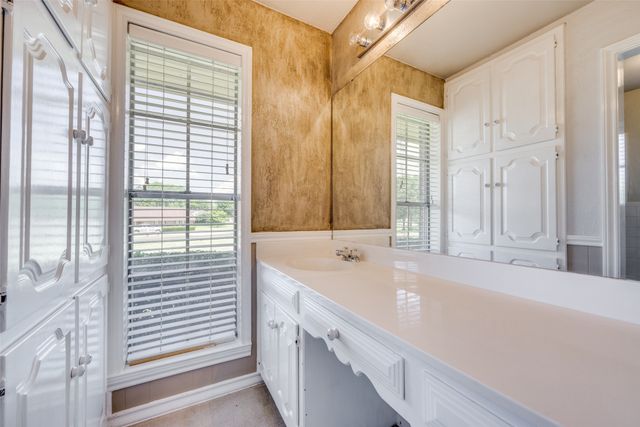 105 Mohican Trail, Gainesville, TX 76240