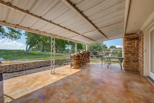 105 Mohican Trail, Gainesville, TX 76240