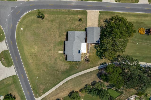 105 Mohican Trail, Gainesville, TX 76240