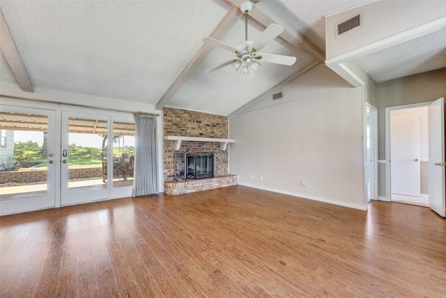 105 Mohican Trail, Gainesville, TX 76240